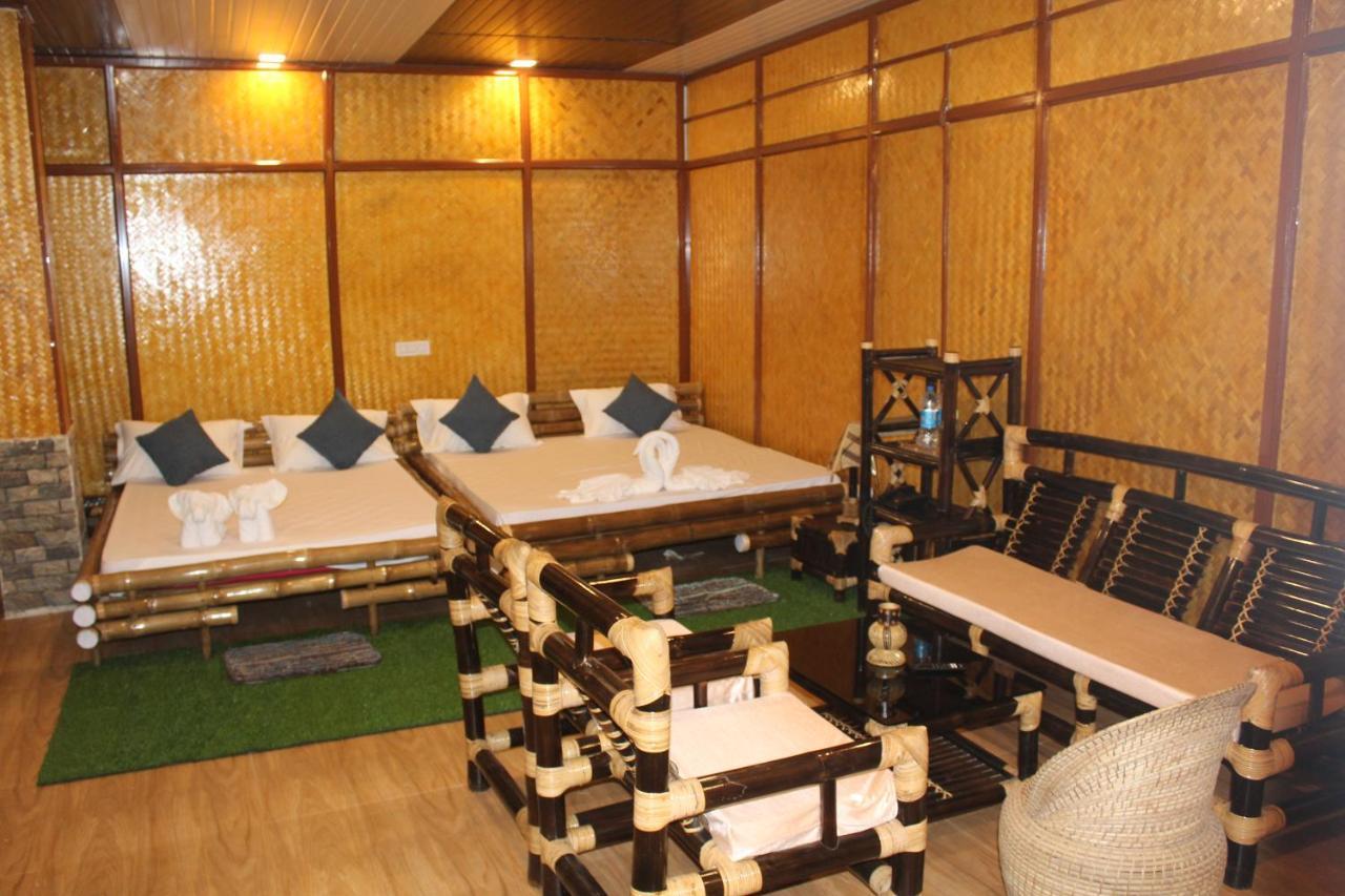 Tusker Tea County Hotell Chālsa Exteriör bild